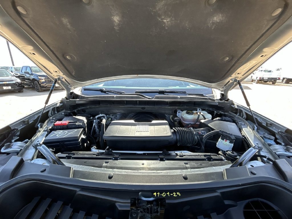 2025 Chevrolet Suburban LT - Photo 28
