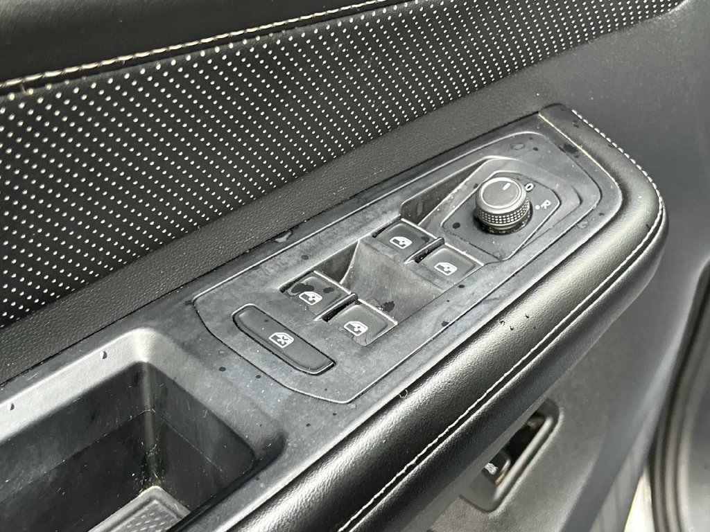 2024 Volkswagen Atlas Cross Sport SE w/Tech - Photo 27