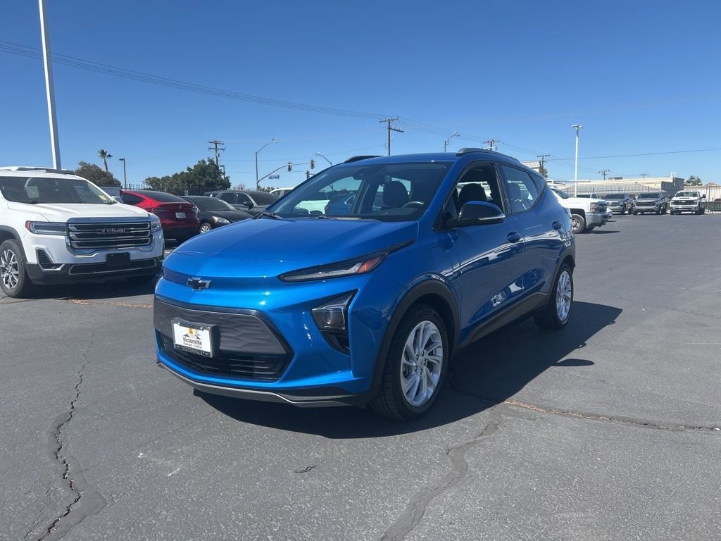 Used 2022 Chevrolet Bolt EUV LT with VIN 1G1FY6S02N4109426 for sale in Victorville, CA
