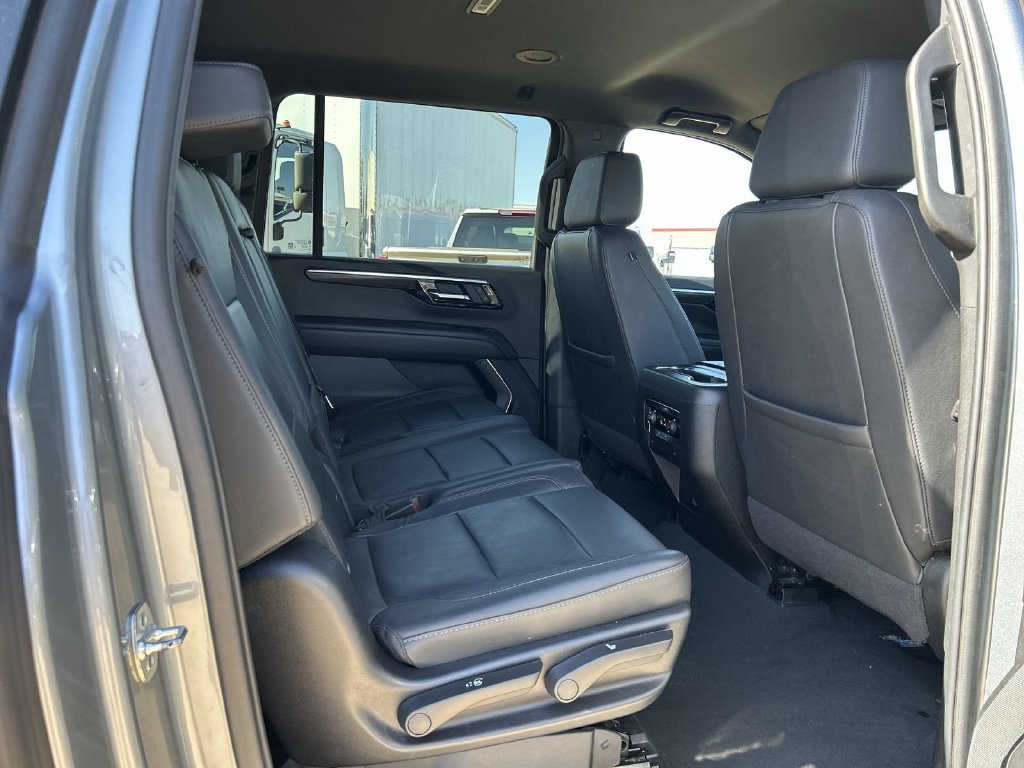 2025 Chevrolet Suburban LT - Photo 25