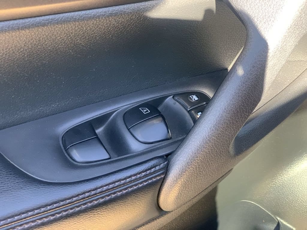 2016 Nissan Rogue S - Photo 22