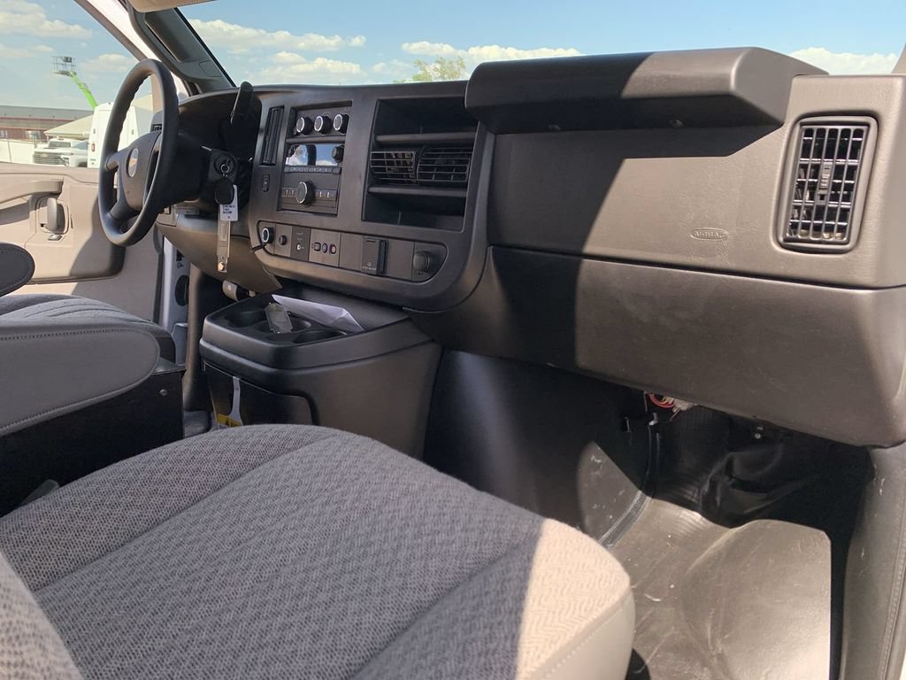 2026 Chevrolet Express Cargo Work Van - Photo 27