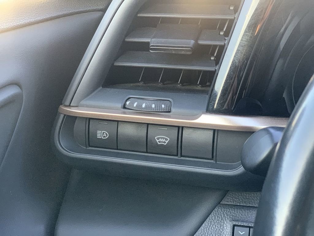 2024 Toyota Crown XLE - Photo 15