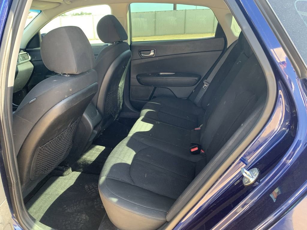 2019 Kia Optima LX - Photo 24