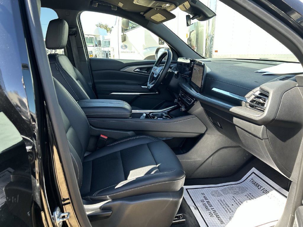 2025 Chevrolet Traverse LT - Photo 32
