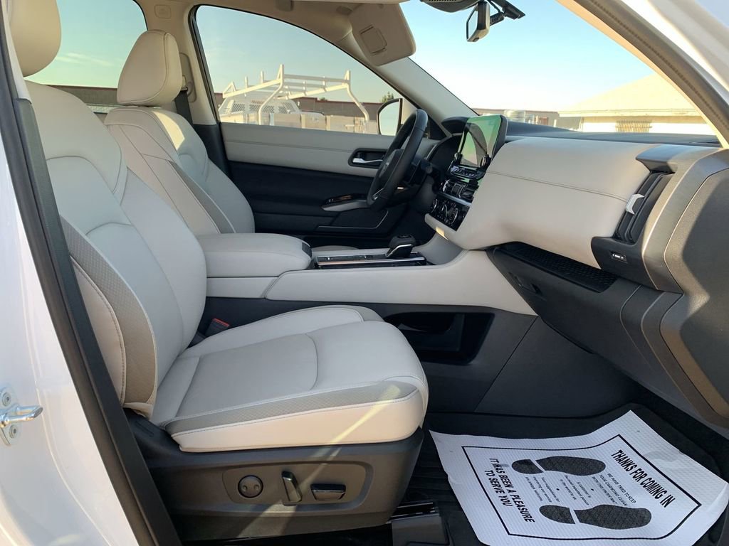 2025 Nissan Pathfinder SL - Photo 27