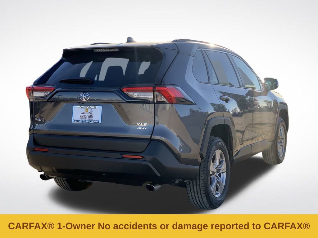 2024 Toyota RAV4 XLE photo 3