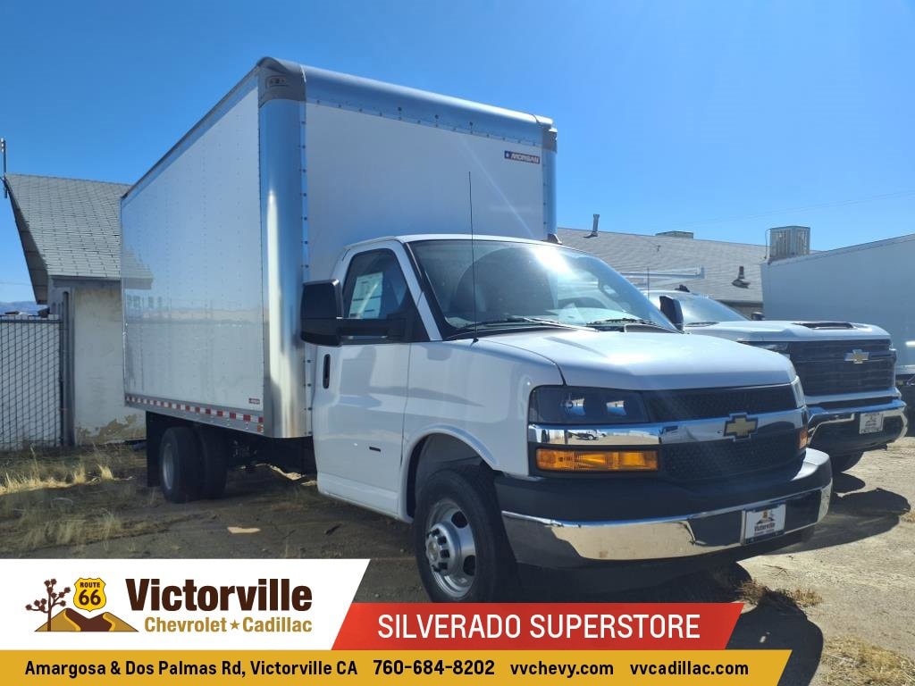 2024 Chevrolet Express Cutaway Base's photo