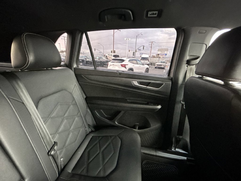 2024 Volkswagen Atlas Cross Sport SE w/Tech - Photo 6