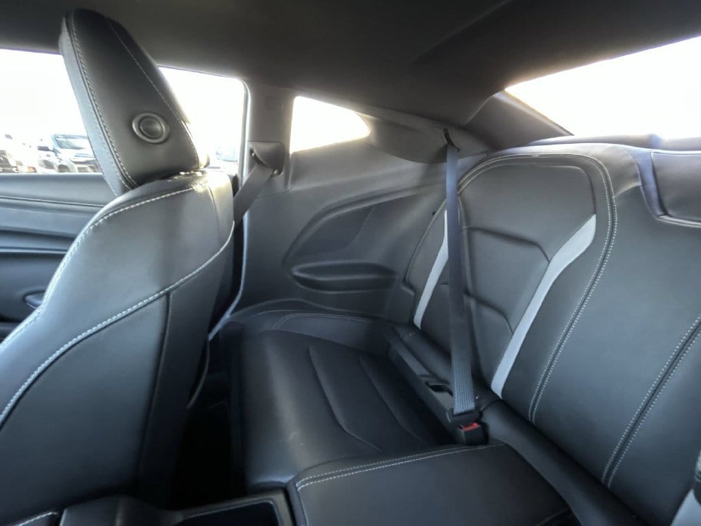 2020 Chevrolet Camaro photo 4