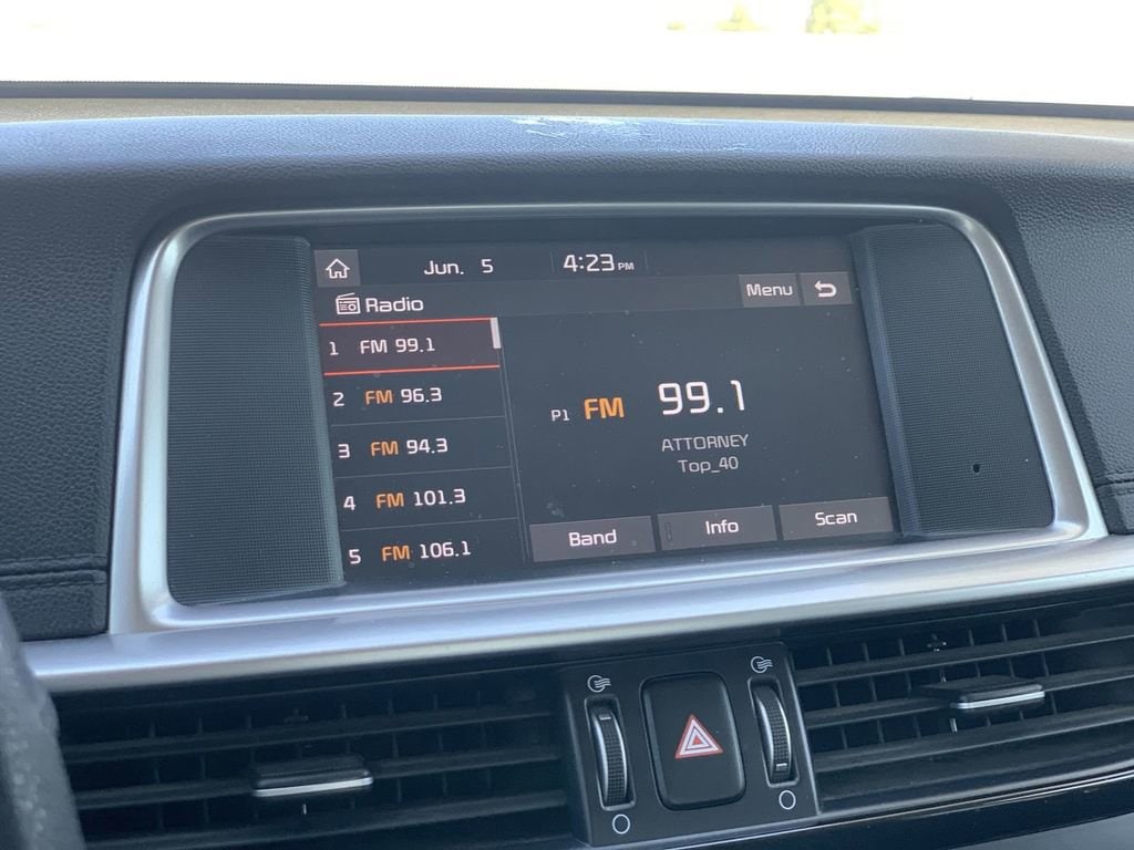 2019 Kia Optima LX - Photo 11