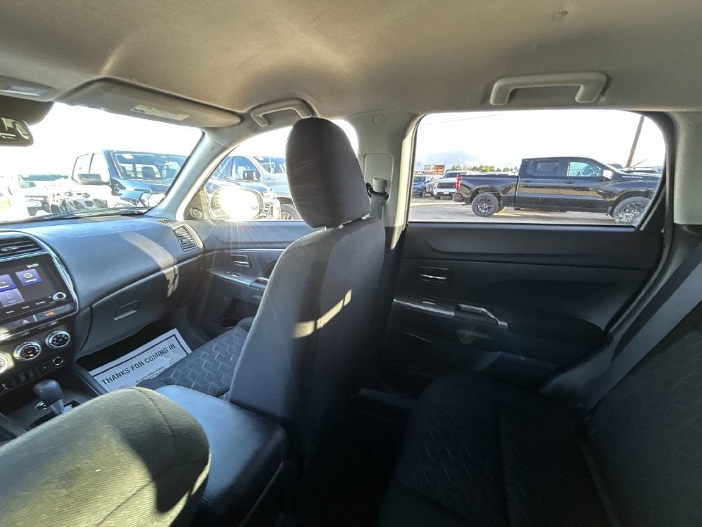 2021 Mitsubishi Outlander Sport photo 3