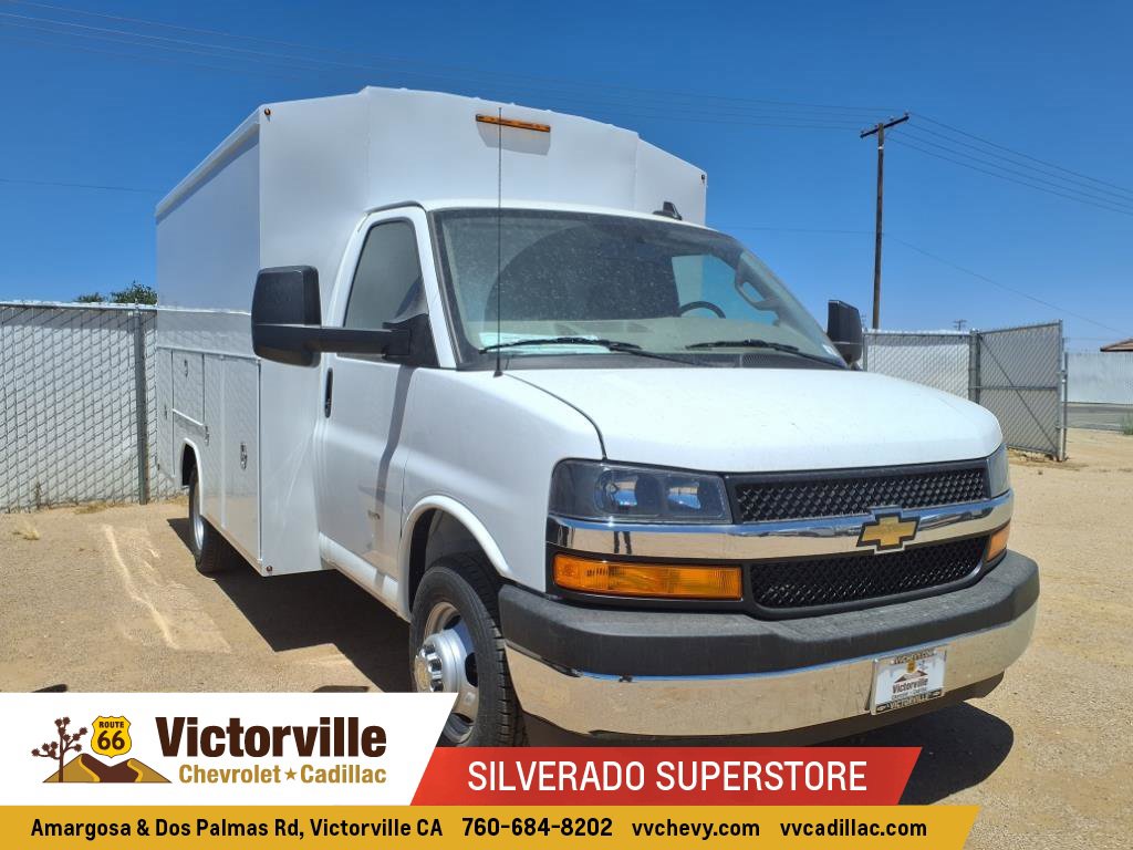 2024 Chevrolet Express Cutaway Base's photo