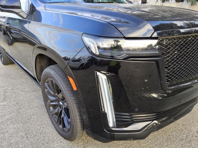 2023 Cadillac Escalade ESV photo 3