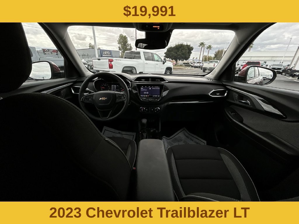 2023 Chevrolet Trailblazer photo 2