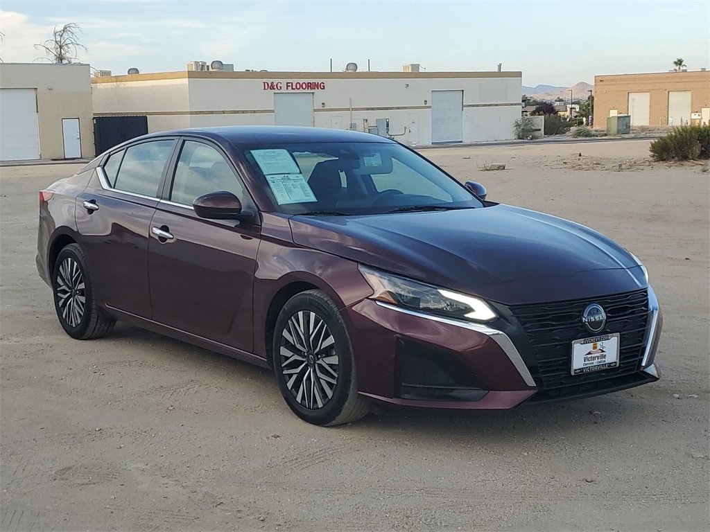 2023 Nissan Altima 2.5 SV photo 2