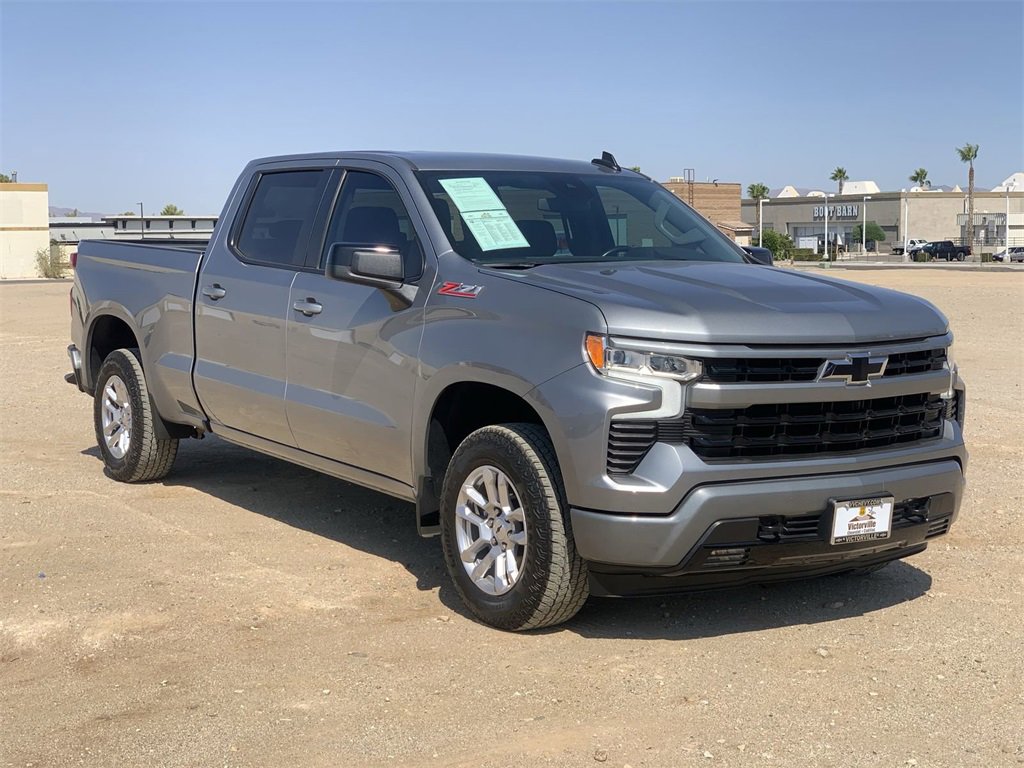 2023 Chevrolet Silverado 1500 RST photo 3