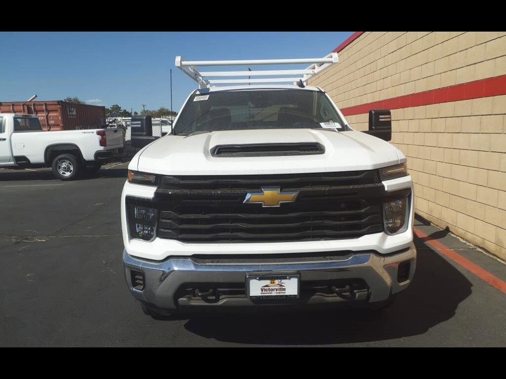 2024 Chevrolet Silverado 2500HD photo 2