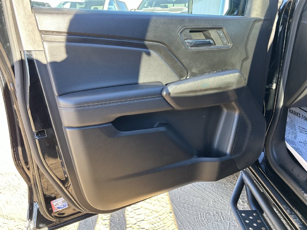 2023 Chevrolet Colorado LT - Photo 25
