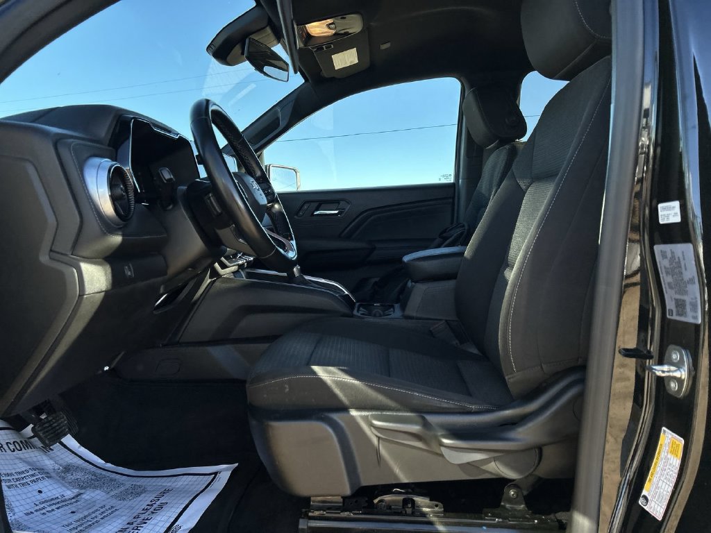 2023 Chevrolet Colorado LT - Photo 22