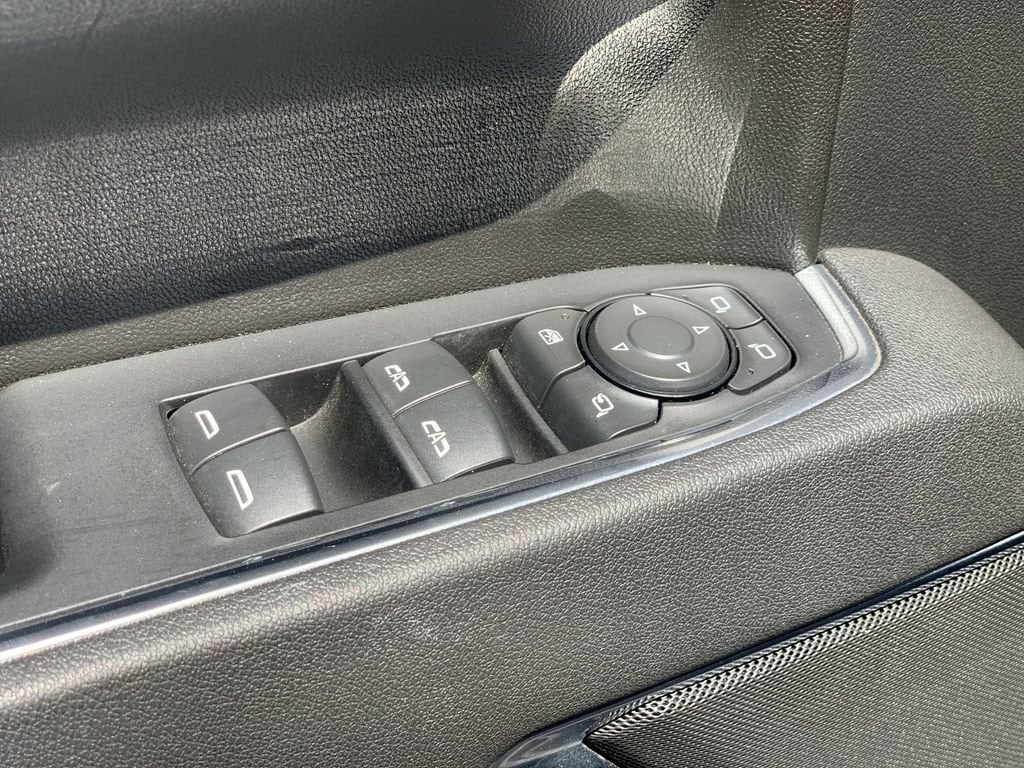 2025 GMC Sierra 1500 SLT - Photo 21