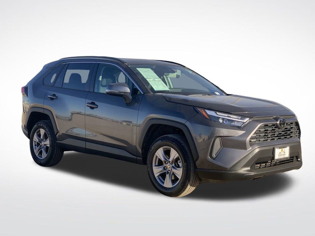 2024 Toyota RAV4 XLE photo 2