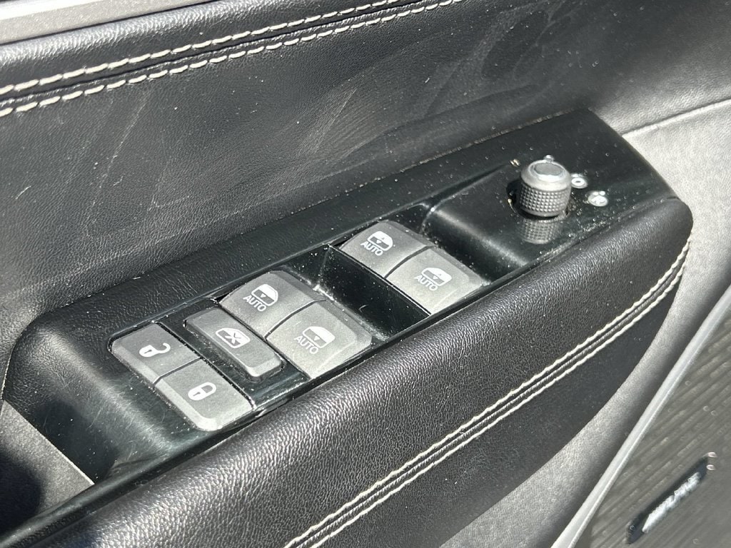2023 Jeep Wagoneer L Series II - Photo 21