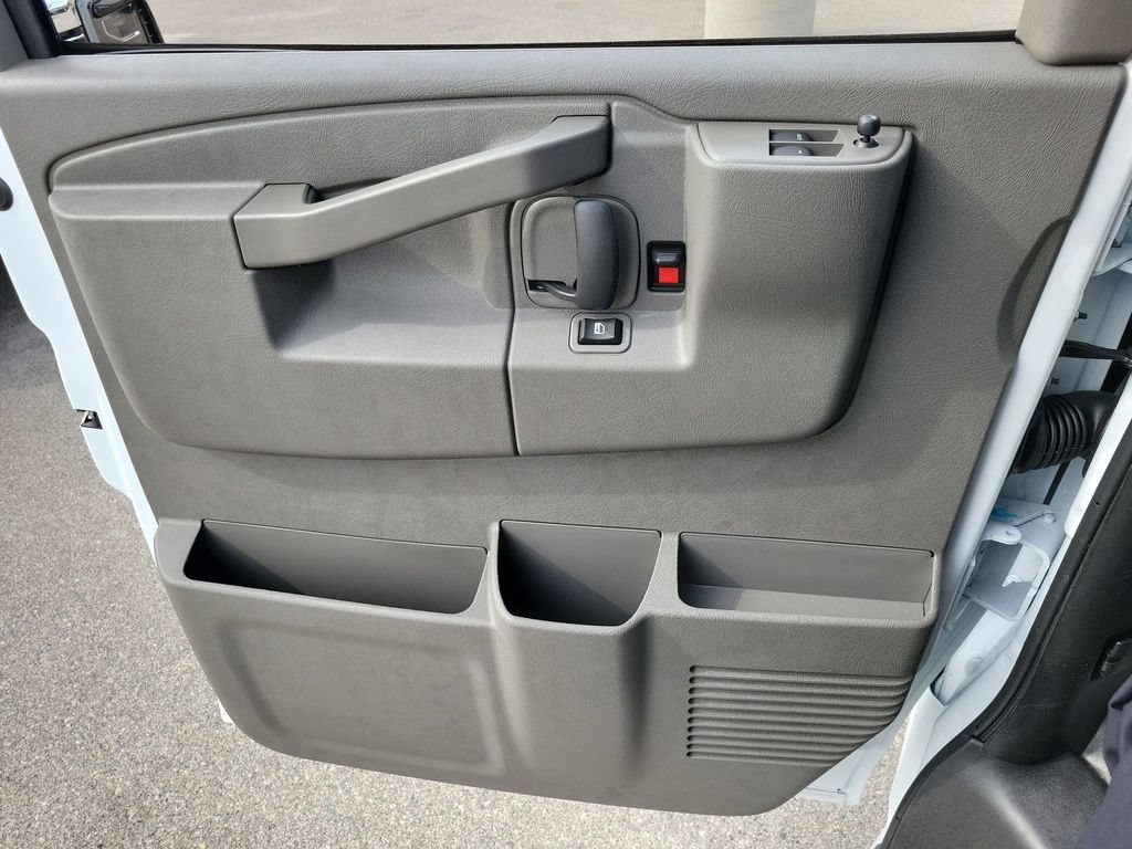 2026 Chevrolet Express Cargo Work Van - Photo 34