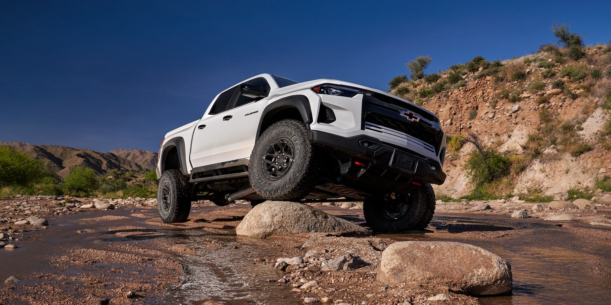 2025 White Chevrolet Colorado ZR2 truck off roading