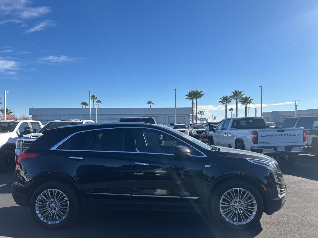 Used 2017 CADILLAC XT5 Luxury FWD SUV