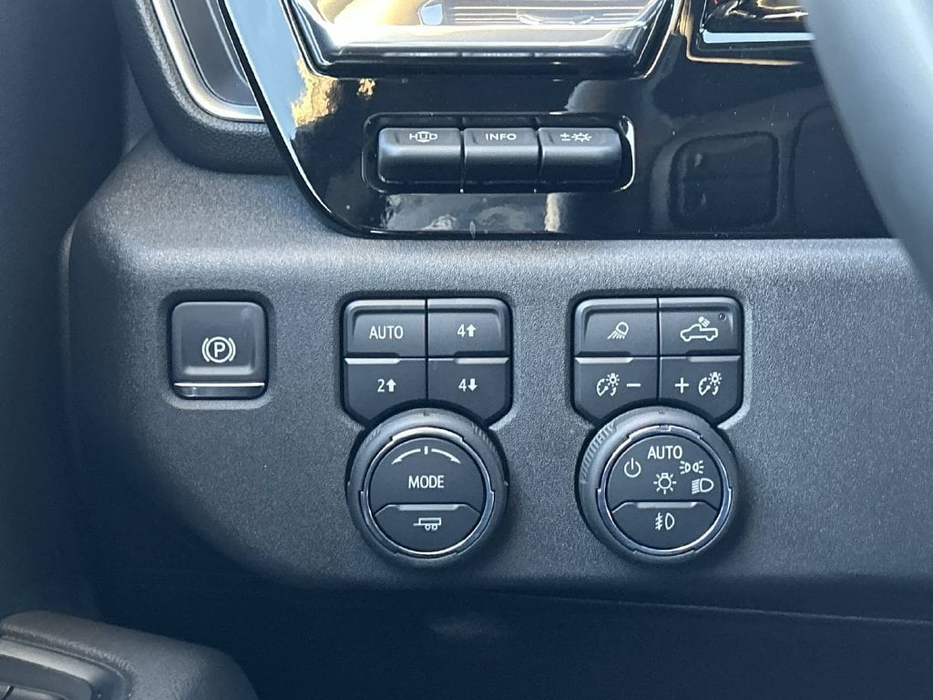 2025 Chevrolet Silverado 2500HD LTZ - Photo 22