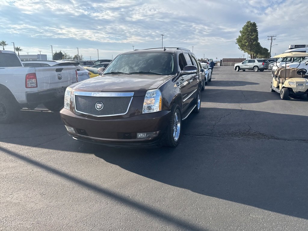 2007 Cadillac Escalade Luxury photo 2