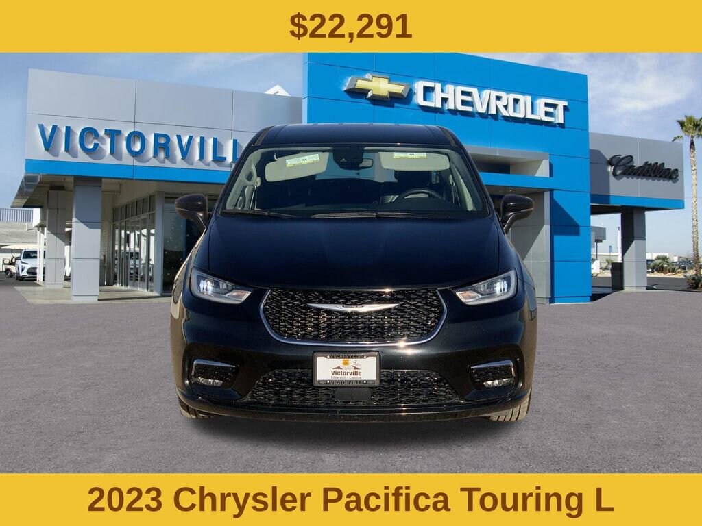 Used 2023 Chrysler Pacifica Touring L Van Passenger Van