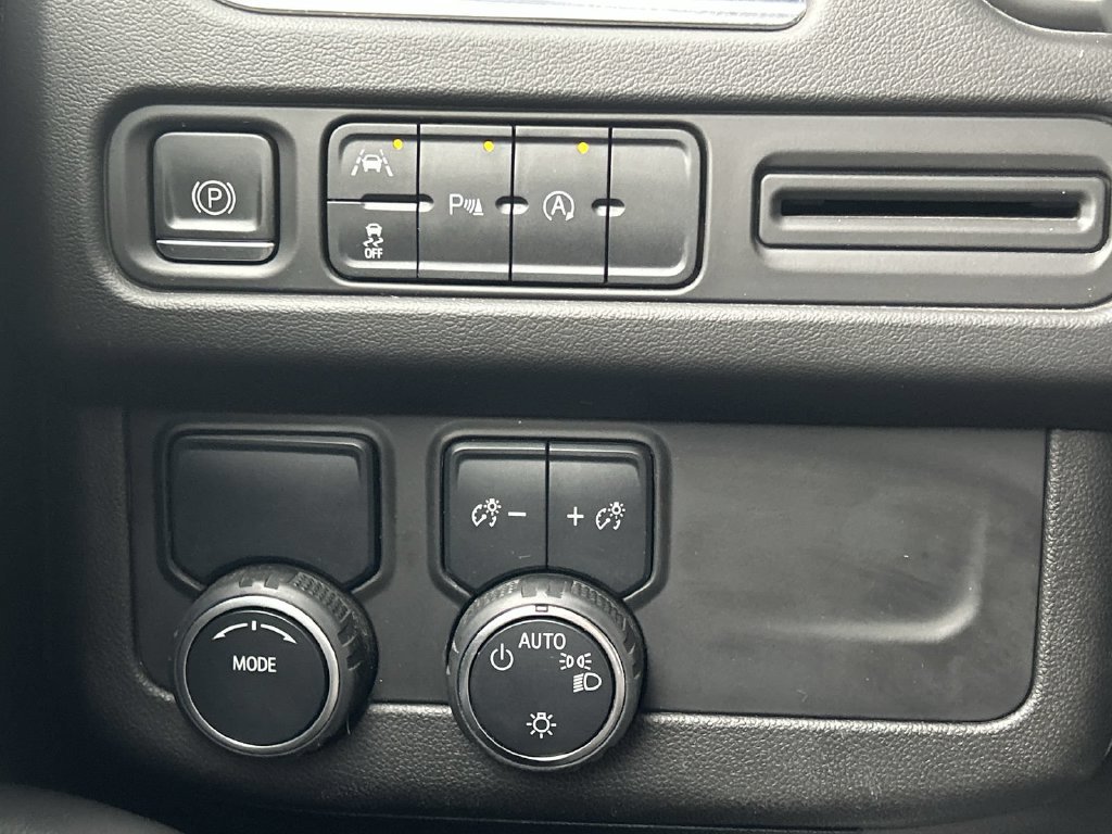 2023 Chevrolet Suburban LT - Photo 21