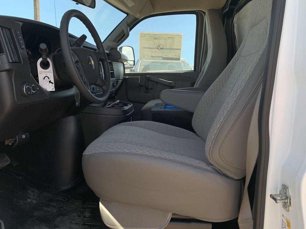 2026 Chevrolet Express Cargo Work Van - Photo 17