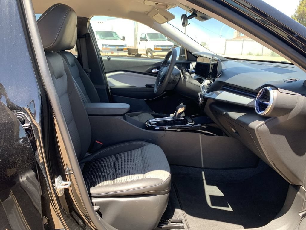 2024 Chevrolet Trax LT - Photo 26
