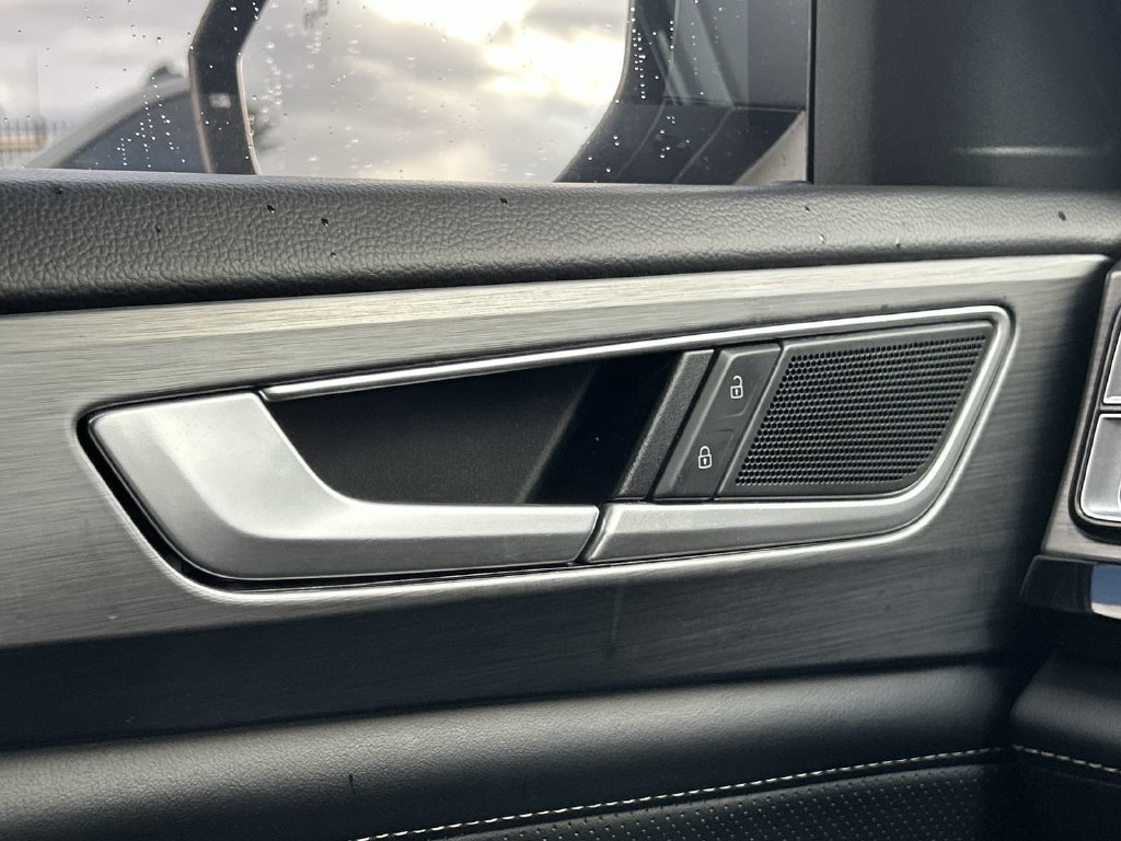 2024 Volkswagen Atlas Cross Sport SE w/Tech - Photo 22