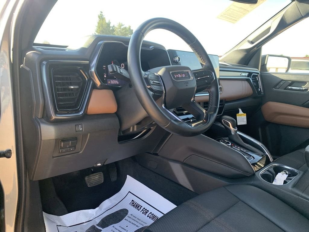 2023 GMC Canyon AT4 - Photo 8