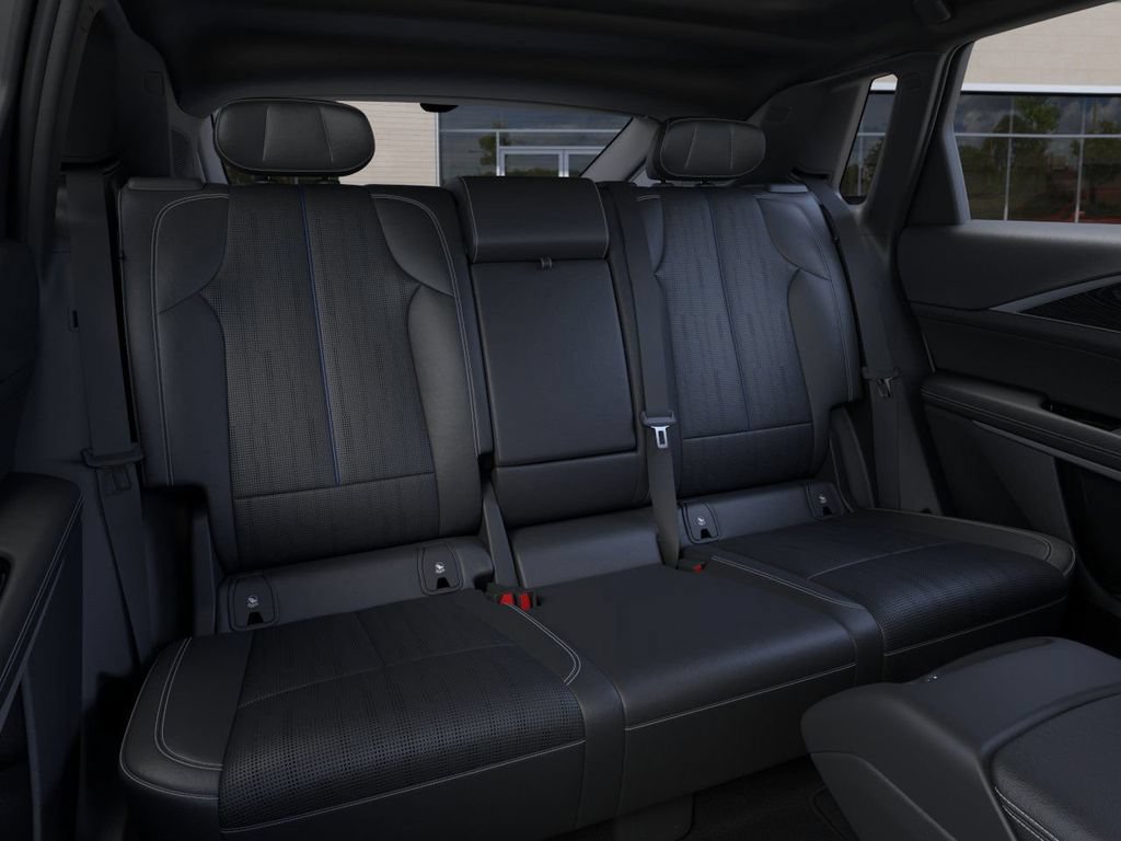 2026 Cadillac LYRIQ Luxury - Photo 17