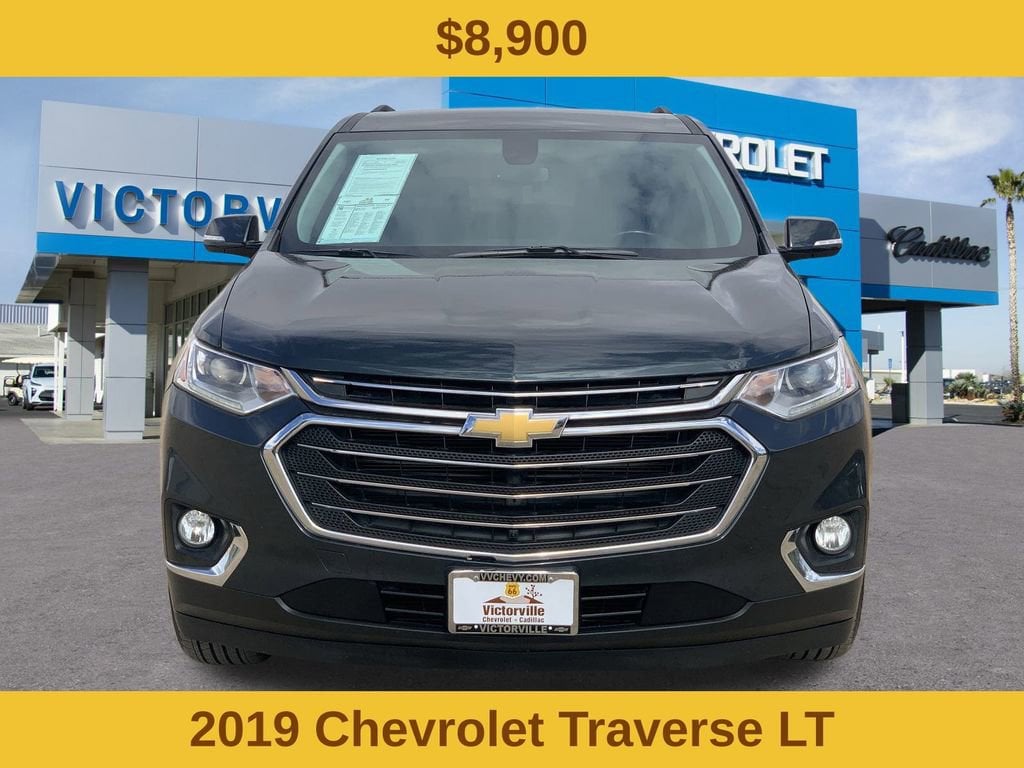 Used 2019 Chevrolet Traverse 3LT with VIN 1GNERHKW5KJ268056 for sale in Victorville, CA