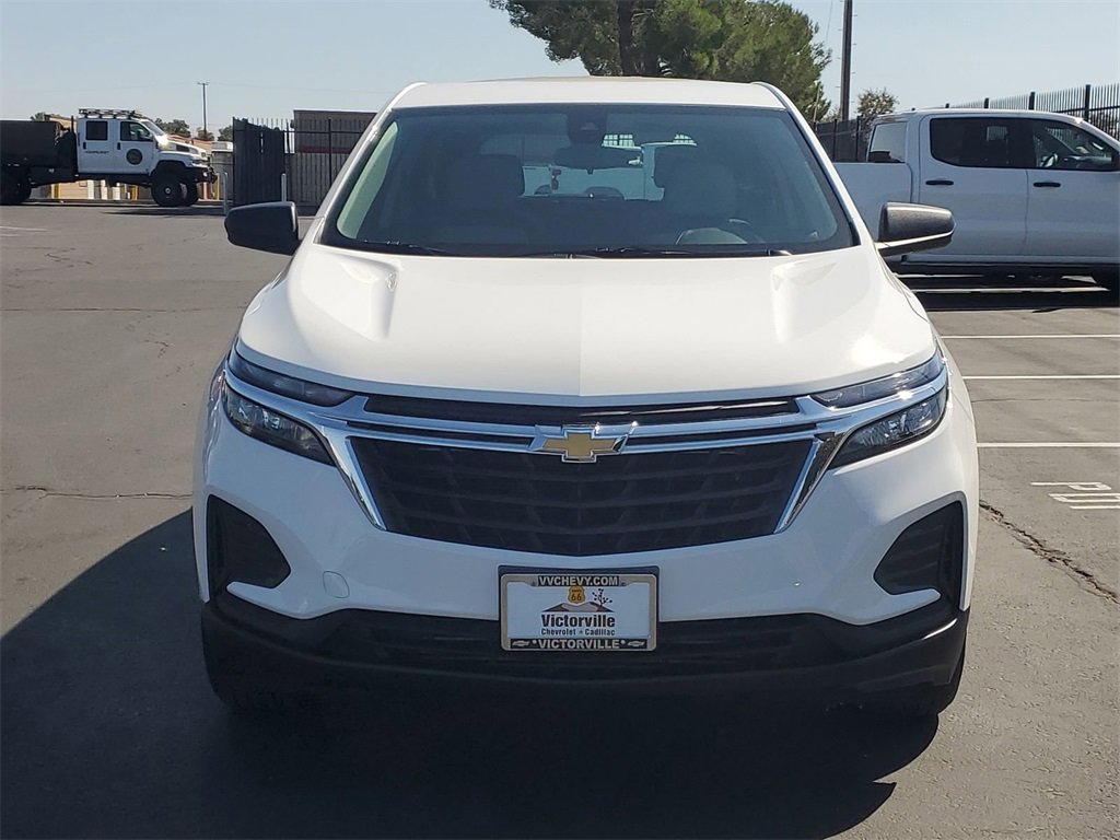 2022 Chevrolet Equinox LS photo 2