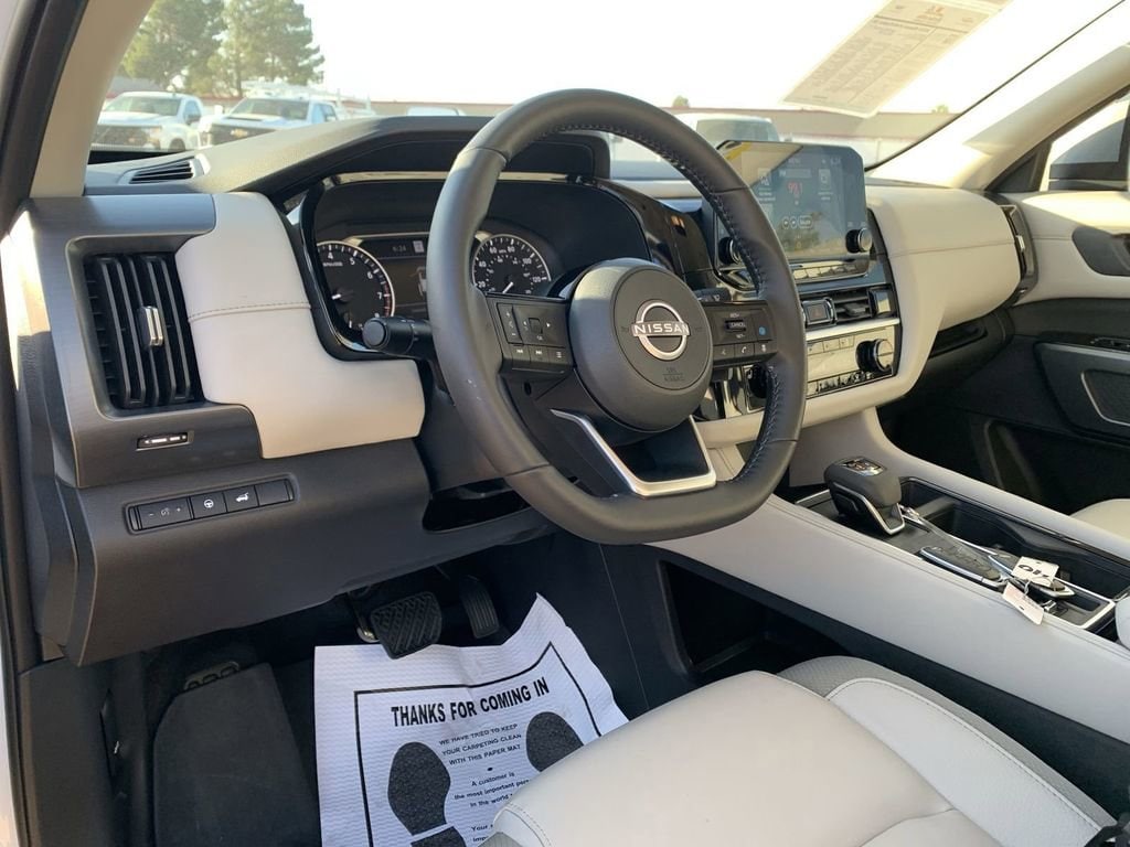 2025 Nissan Pathfinder SL - Photo 8