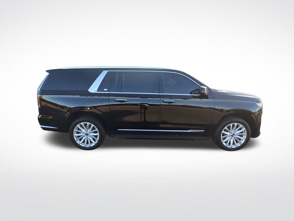 2024 Cadillac Escalade ESV photo 3