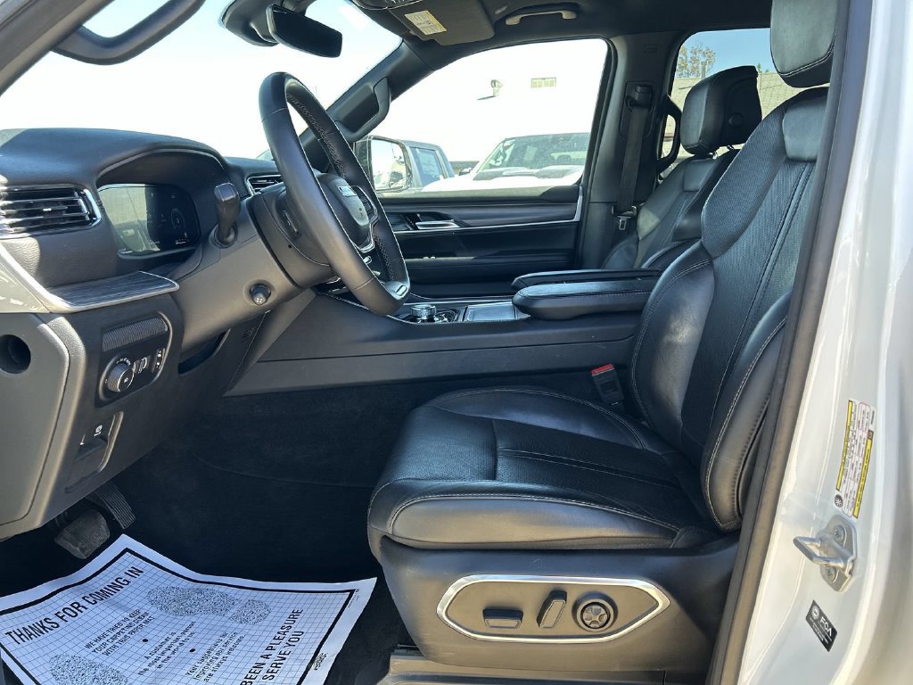2023 Jeep Wagoneer L Series II - Photo 17