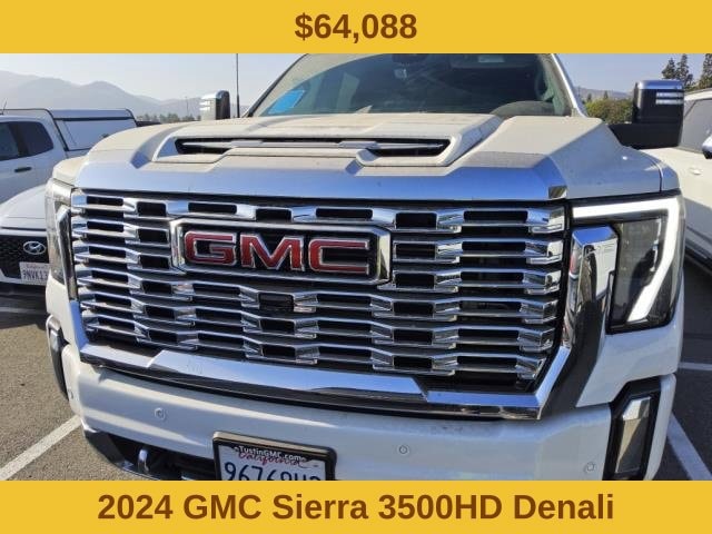 2024 GMC Sierra 3500HD photo 2