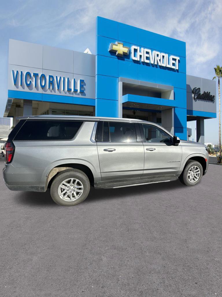 2024 Chevrolet Suburban photo 4