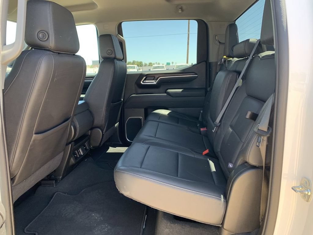 2025 GMC Sierra 1500 SLT - Photo 23