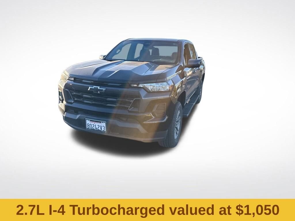 2023 Chevrolet Colorado LT photo 3