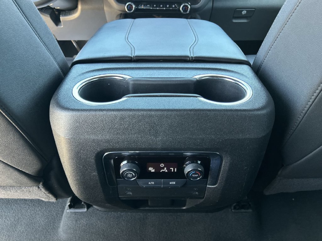 2025 Chevrolet Suburban LT - Photo 19