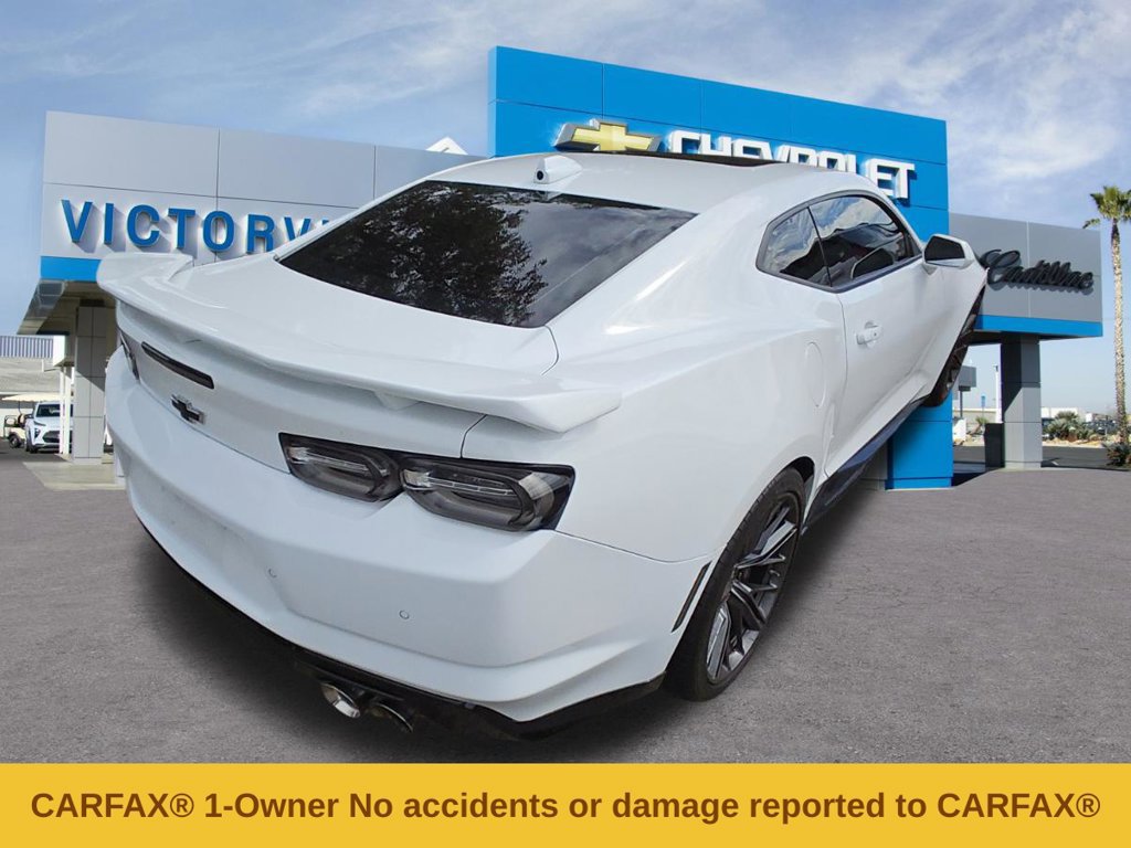 2023 Chevrolet Camaro photo 4